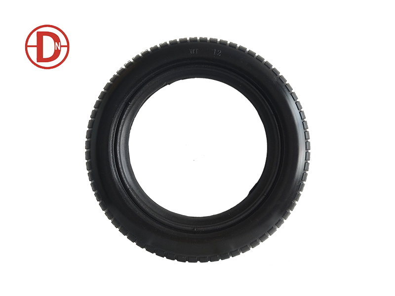 Polyurethane solid tire